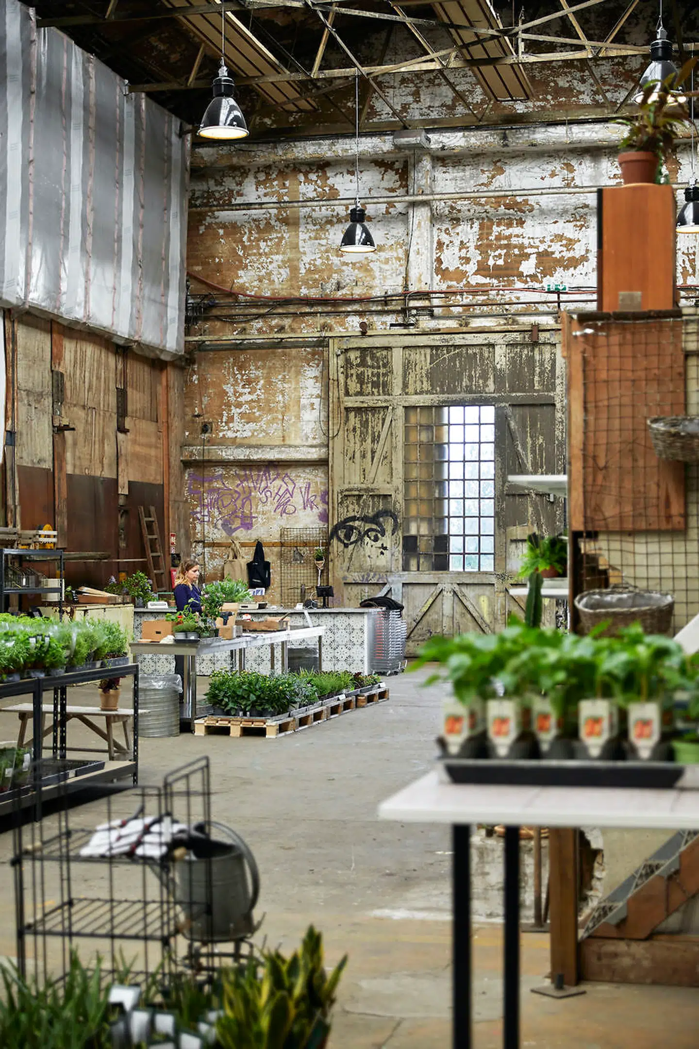 De rå detaljer er bevaret på Byens Plantetorv, hvor graffitien får lov at leve videre.