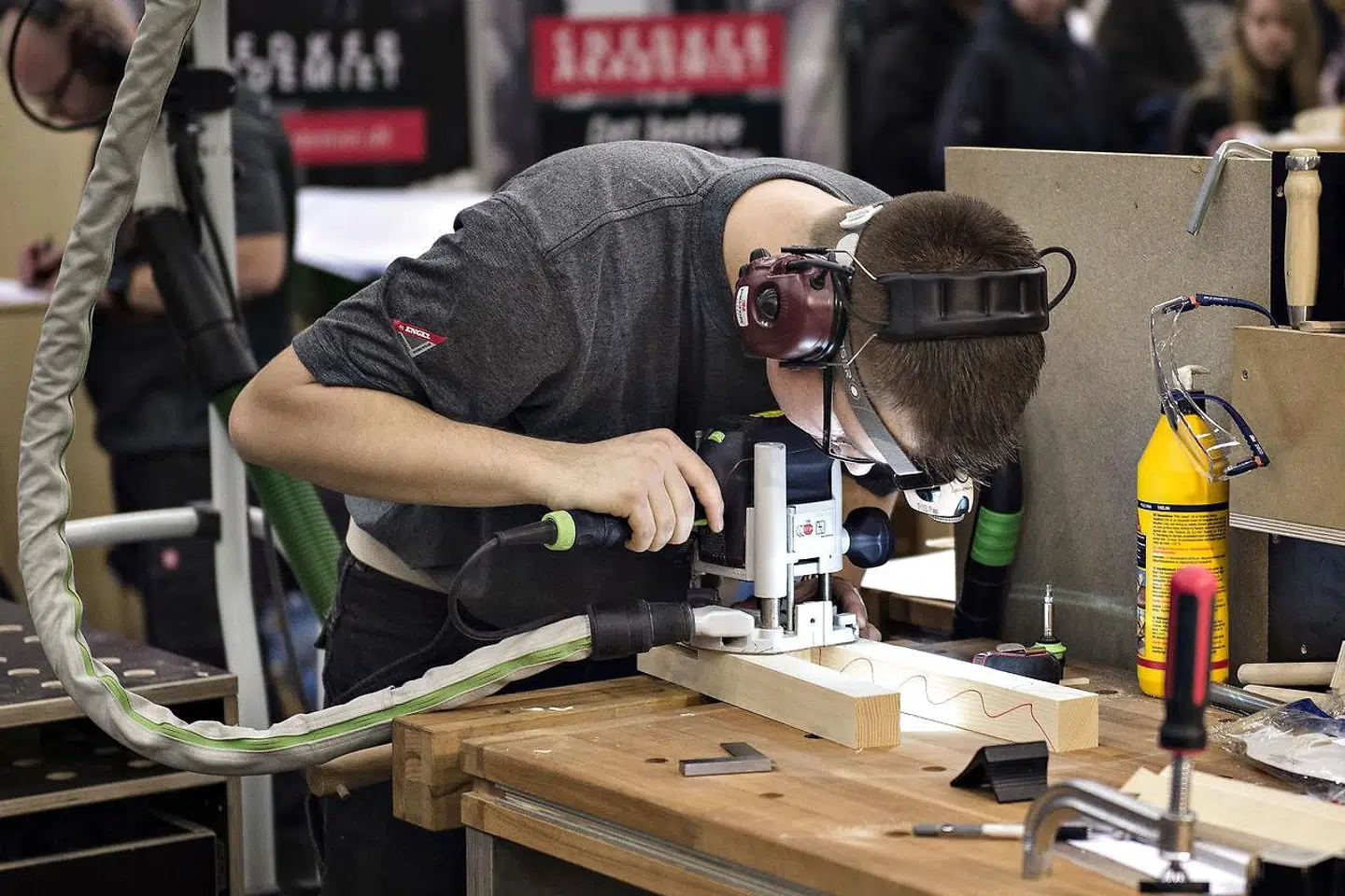 »Spørg enhver med et byggeprojekt. Lige nu er det umuligt at få materialer, beder man om et tilbud på et badeværelse, skal du være heldig, hvis de svarer,« skriver Kasper Heumann Kristensen.