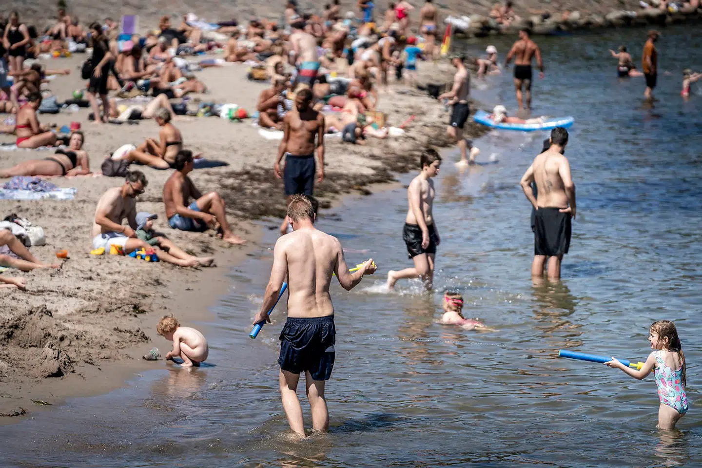 Hørsholm Kommune har i adskillige år forgæves jagtet kilden til det dårlige badevand ved Christiansgave og Smidstrup Strand. Billedet er taget ved Svanemøllen strand i 2020.