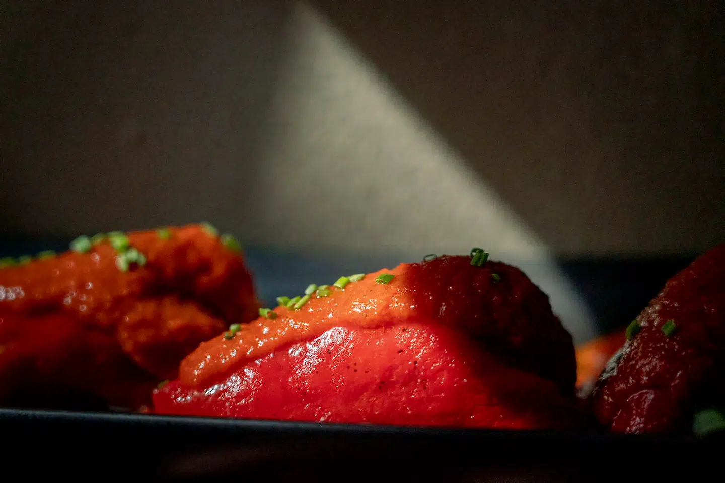 Her blev der serveret retten Roast peppers filled with cod and tomato sauce.