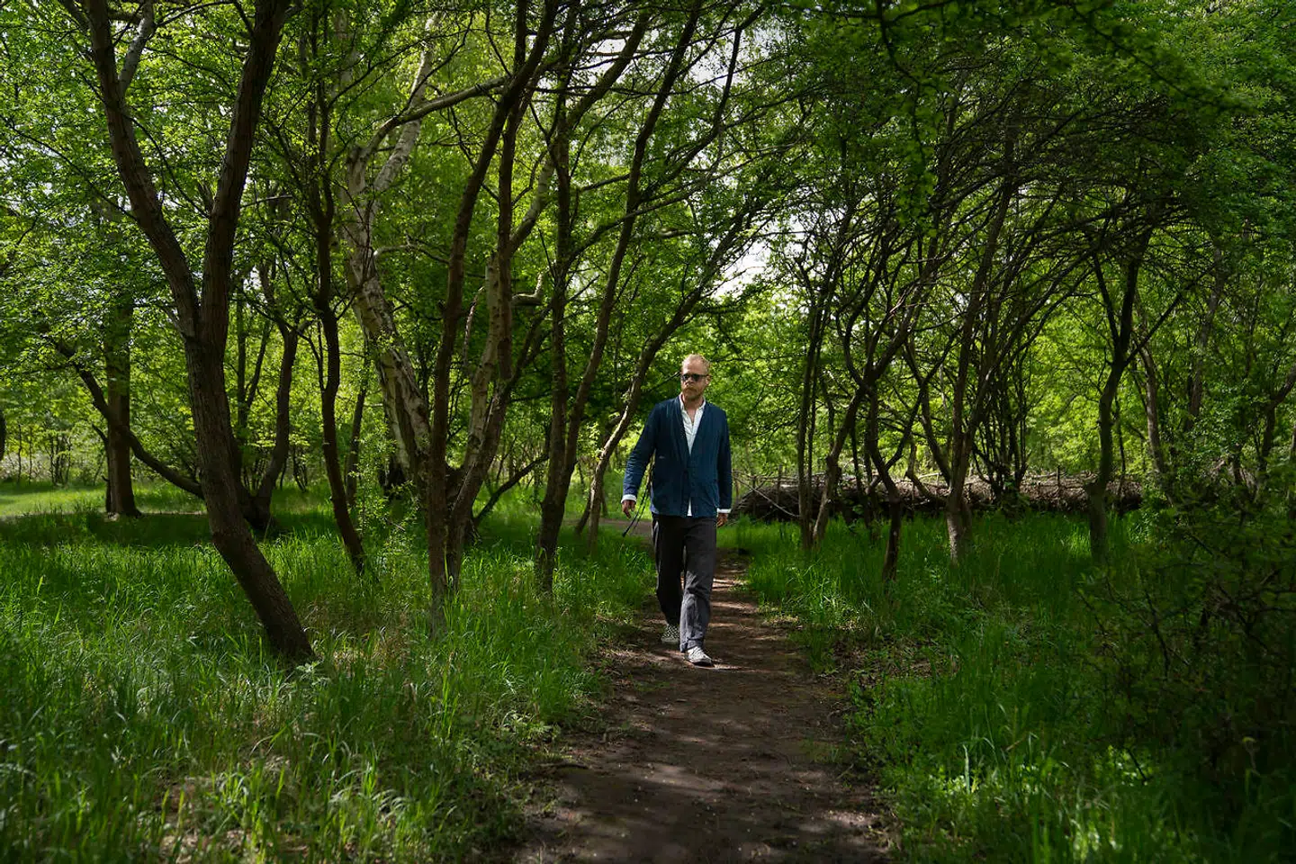 Carsten Bjørnlund så gerne, at hele området mellem Fisketorvet og Den Sorte Diamant blev jævnet med jorden, og at man fandt på noget nyt. »Vi har et kæmpe langt stræk langs vandet bebygget med store kedelige kontordomiciler,« siger han – her fra Amager Fælled.