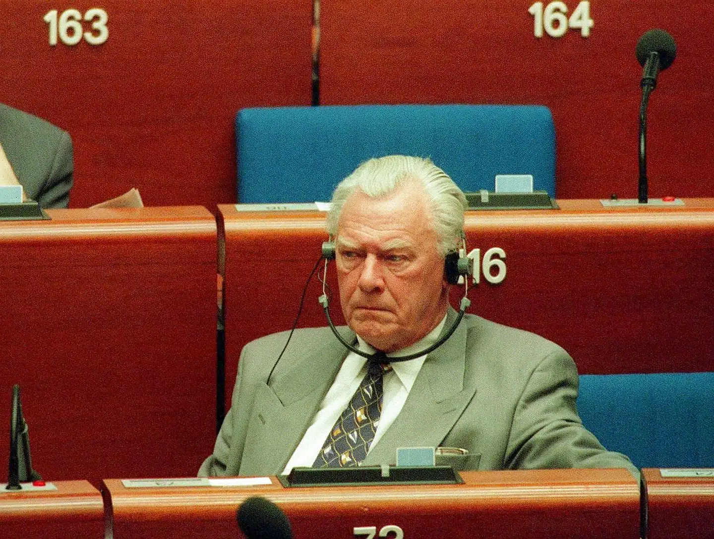 Poul Schlüter under samlingen i Europa-Parlamentet i Strasbourg 18. februar 1997.