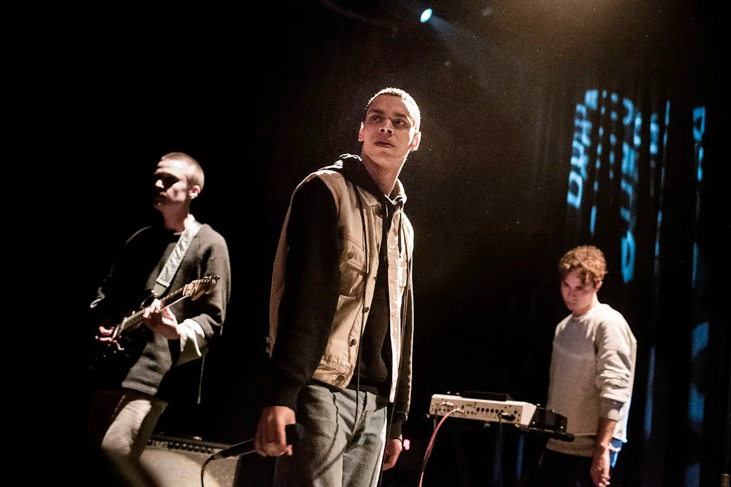 Arkivfoto: Forsanger Søren Holm i midten. Bandet Liss gav koncert på Jazzhouse i København torsdag den 21 januar 2016. Forsanger i bandet Liss Søren Holm er afgået ved døden. Det oplyser bandet i et opslag på Facebook. Det skriver Ritzau, torsdag den 27. maj 2021.