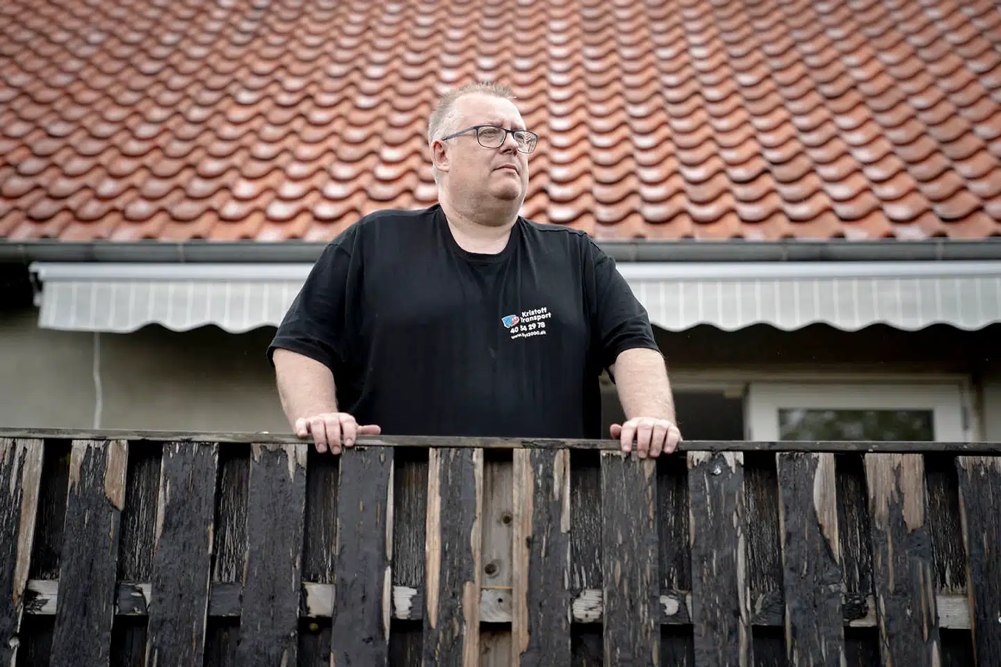 Morten Kristoffersen er selvstændig vognmand med sit enkeltmandsfirma. I starten af maj fik han brændt sin lastbil ned af ukendte gerningsmand ude foran sit hjem, og det har haft store økonomiske konsekvenser for ham.