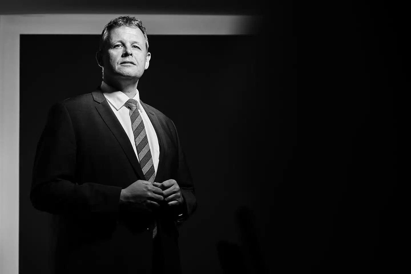 Ifølge Hernings borgmester Lars Krarup begik partiformand Jakob Ellemann-Jensen og nu tidligere næstformand Inger Støjberg et »svigt«.