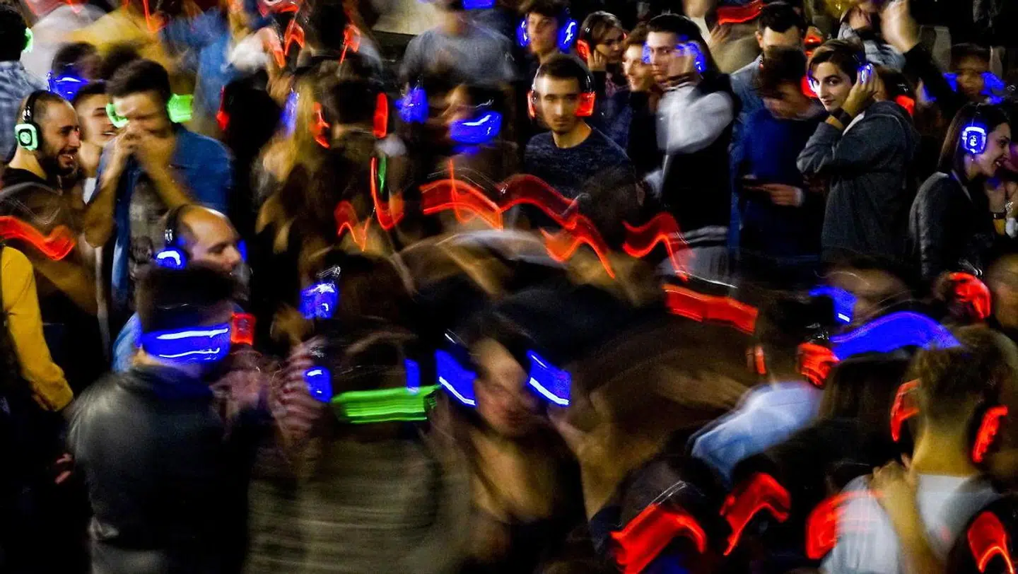 Interessen for bedre lyd stiger og stiger. Derfor vil Amazon og Apple nu forsøge at trække flere lyttere til deres musikstreamingtjenester ved at gøre det gratis at høre musikken i ypperste kvalitet.