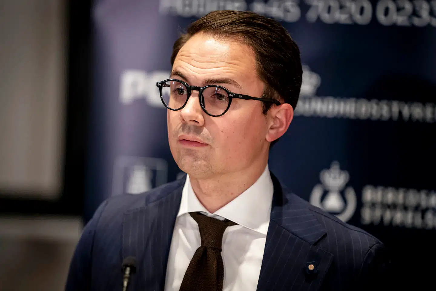 Borgmester i Frederiksberg Kommune Simon Aggesen sender en advarsel til borgerne. Kommunen er i fare for at blive lukket ned på grund af høje smittetal, og der er nu brug for at huske ekstra godt på retningslinjerne, skriver han på Facebook.