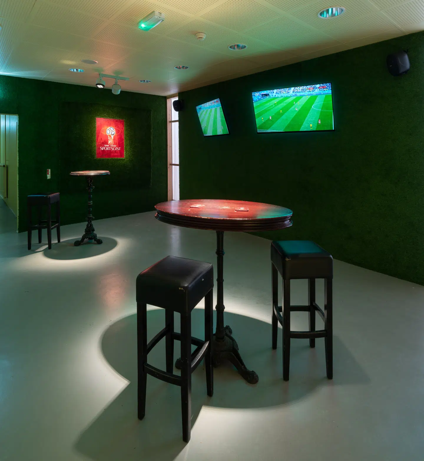 Værket »Sportscast 1« af Sara Sjölin er ifølge Berlingskes anmelder udstillingens sjoveste.