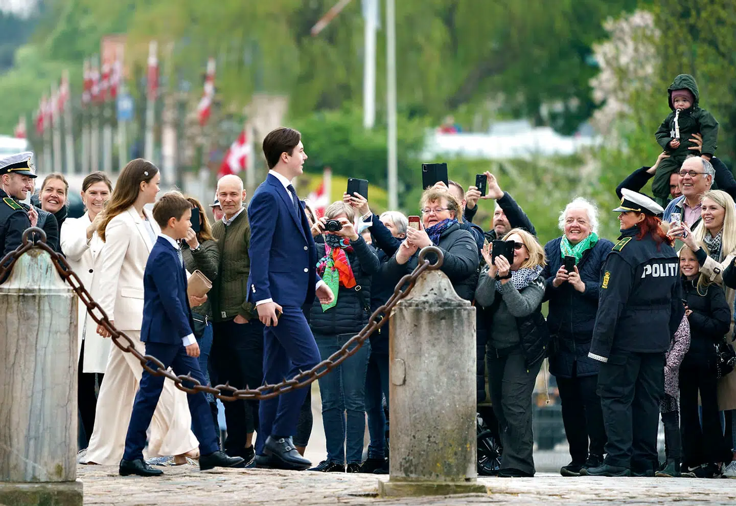 Flere var mødt op for at fejre prins Christian.