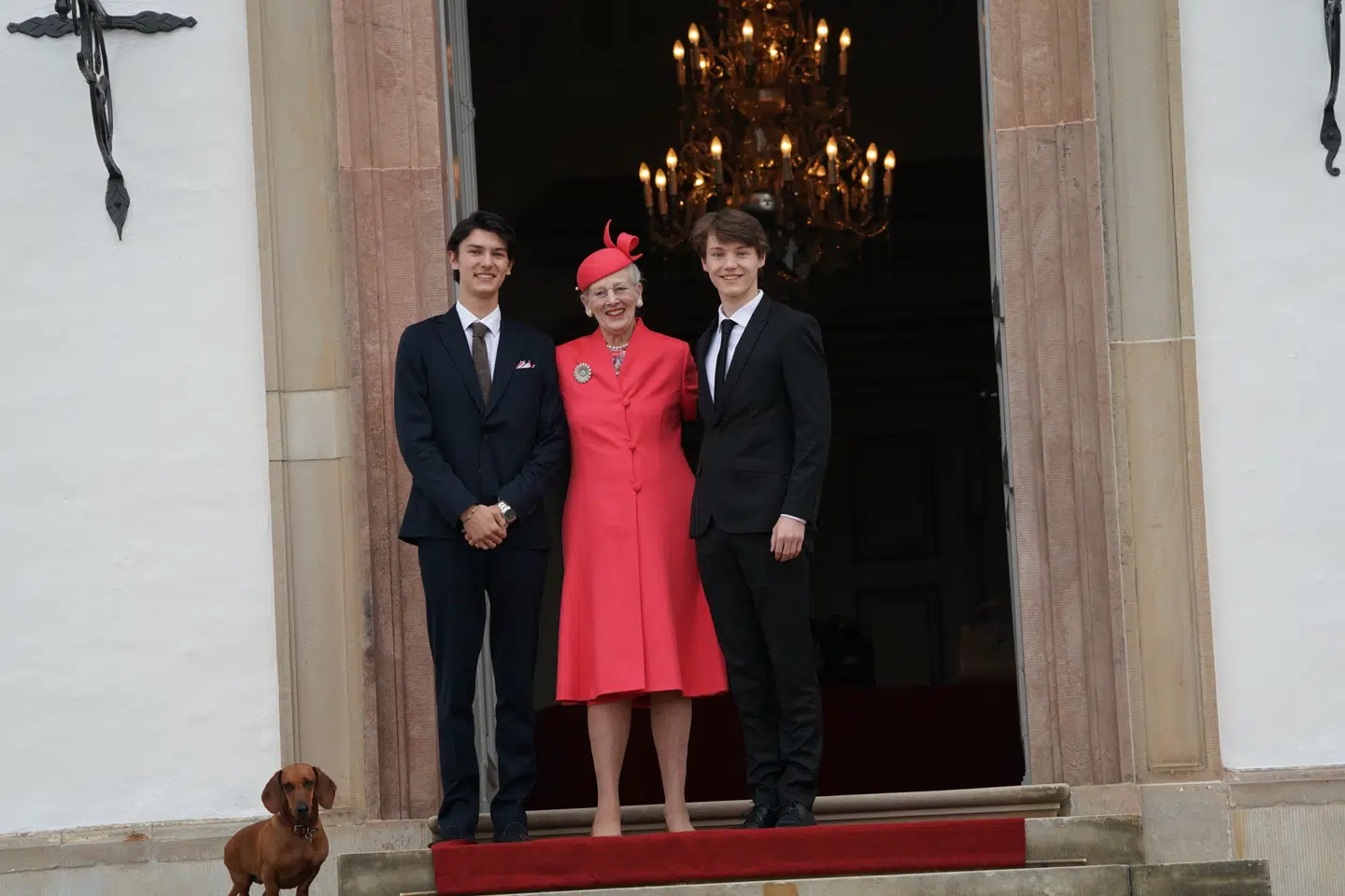 Også prins Nikolai og prins Felix er med til at fejre dagens royale konfirmand.