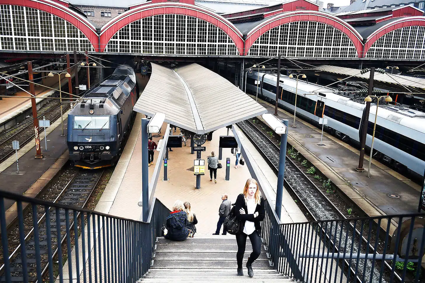 Passagerer oplever i stigende grad, at togafgange er udsolgt. DSB opfordrer til, at folk afbestiller pladsbilletter, som de ikke får brugt, ellers kan det blive nødvendigt at regulere brugen af dem.