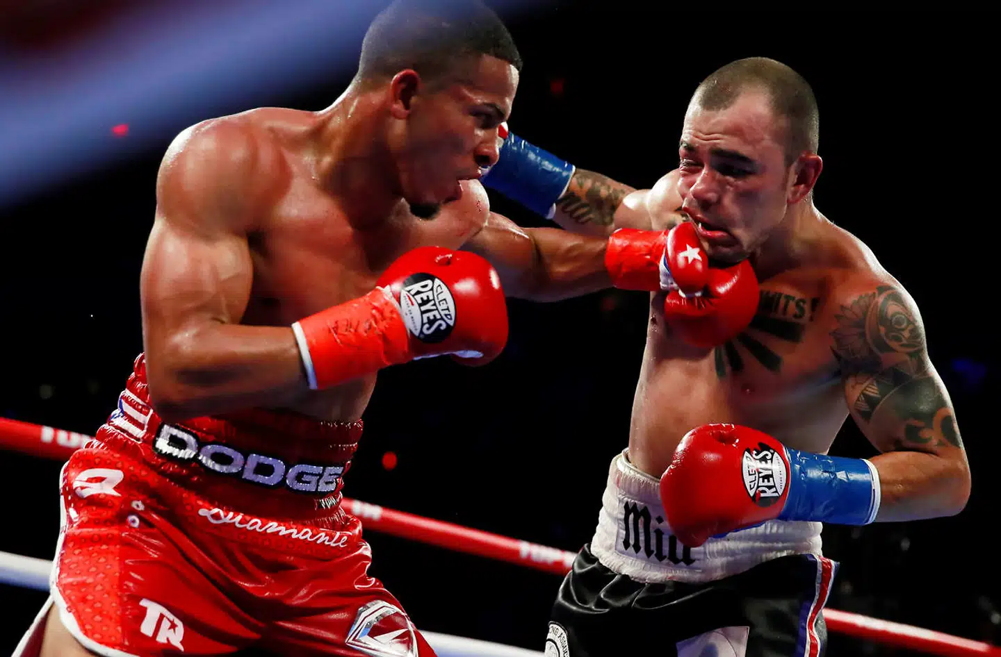 Félix Verdejo (t.v.) i kamp med Bryan Vasquez i New Yorks Madison Square Garden for to år siden. Den populære letvægtsbokser risikerer dødsstraf for mordet på Keishla Rodríguez og deres ufødte barn.