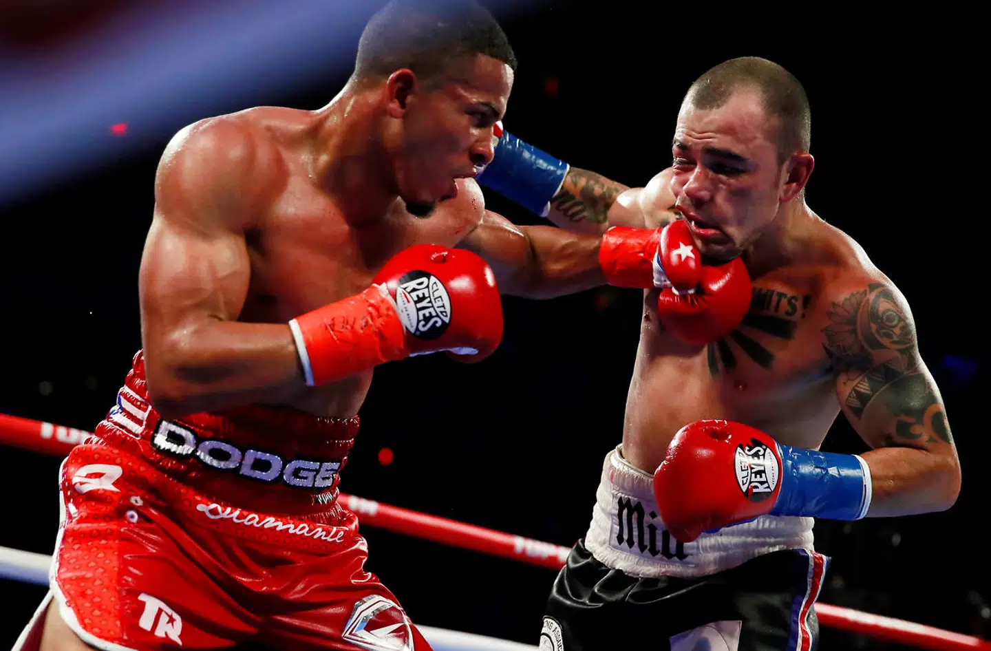 Félix Verdejo (t.v.) i kamp med Bryan Vasquez i New Yorks Madison Square Garden for to år siden. Den populære letvægtsbokser risikerer dødsstraf for mordet på Keishla Rodríguez og deres ufødte barn.