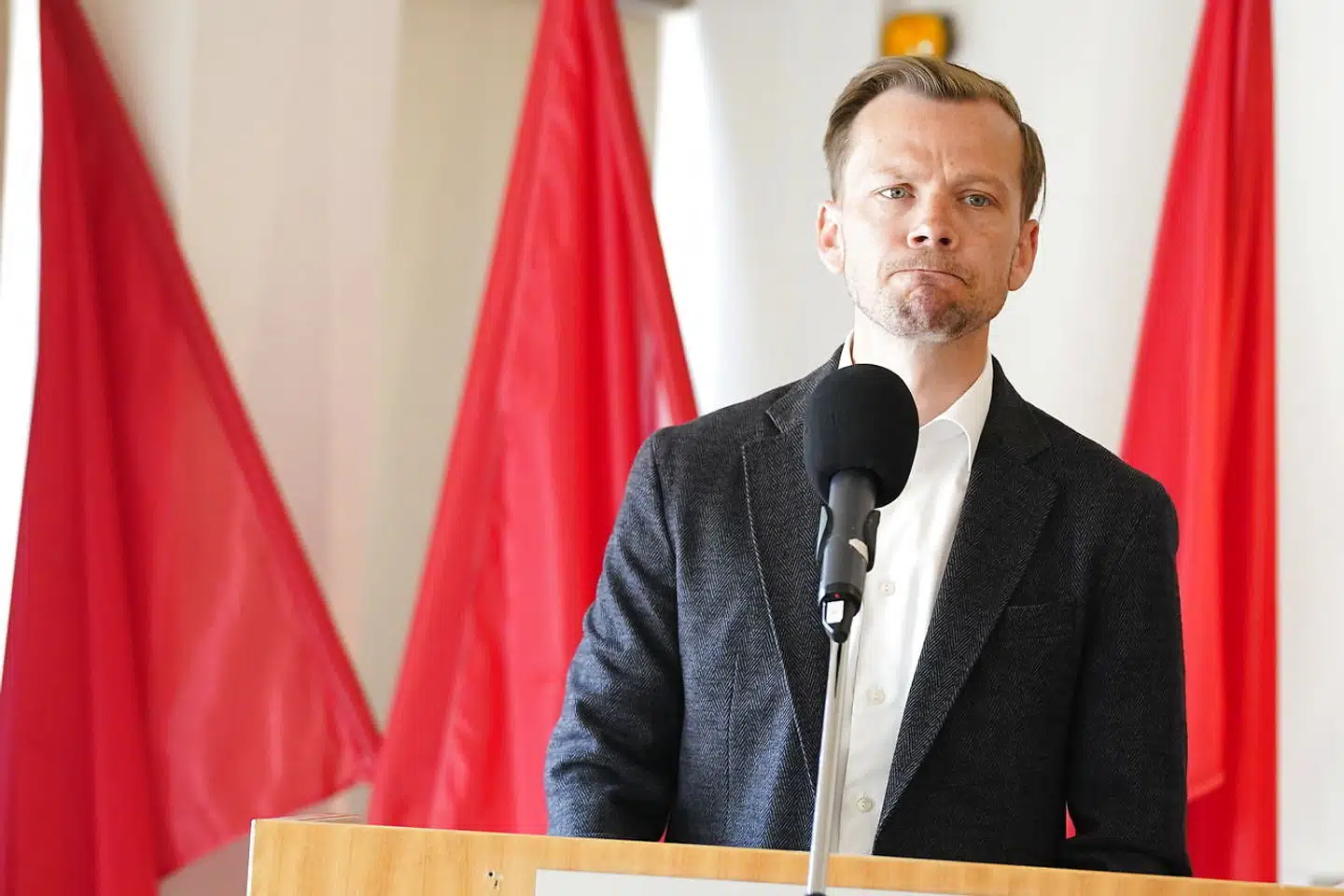 Beskæftigelsesminister Peter Hummelgaard (S) har en bunden opgave med at sende ledige indvandrere i tvungen aktivering. Men det risikerer at blive meningsløst, mener KL.