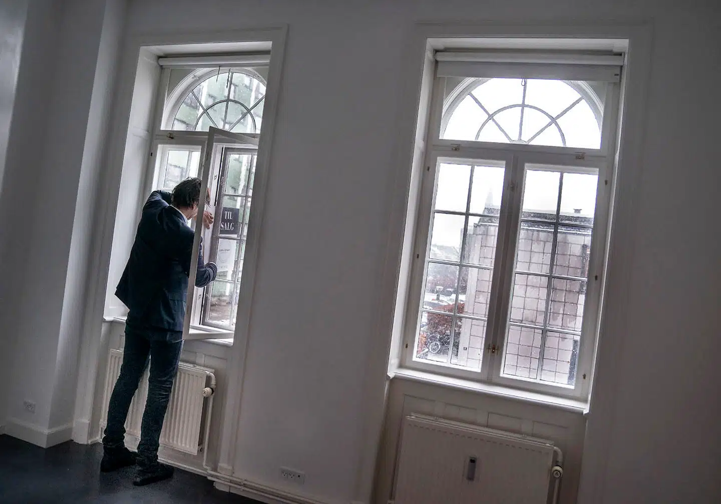 Mange danskere er i øjeblikket på jagt efter den rigtige ejendomsmægler. Selvom der ikke er gennemsigtighed i priserne hos mæglerne, kan man godt forberede sig alligevel for at få den bedste pris. Arkivfoto: Liselotte Sabroe/Ritzau Scanpix