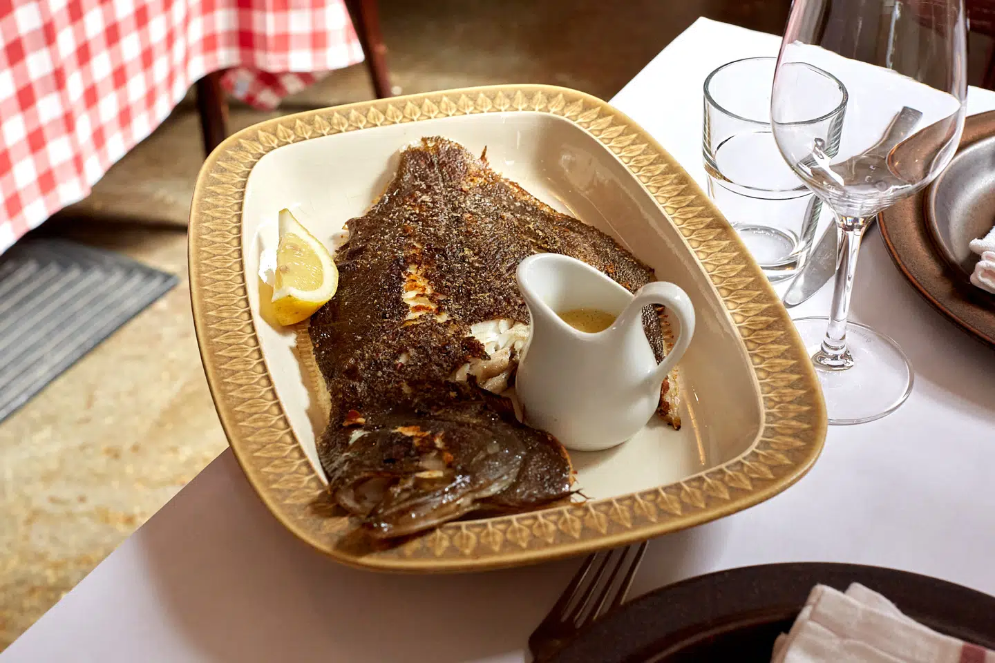 Helstegt pighvar på Silberbaurs Bistro.