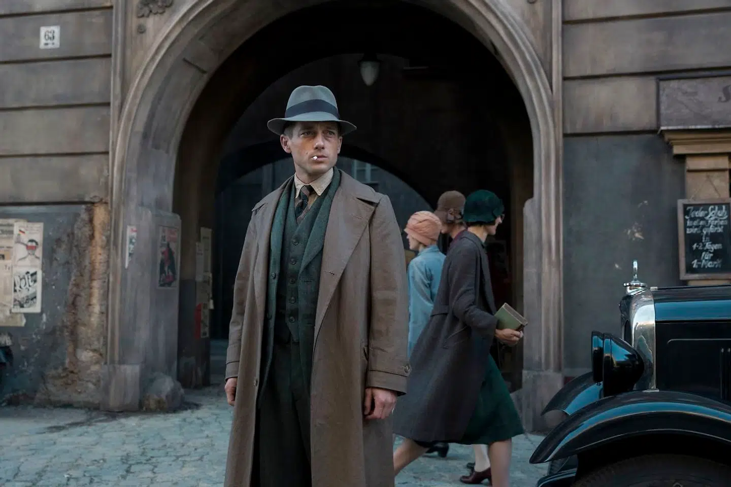 Mange danskere har lært skuespilleren Volker Bruch at kende gennem tv-serien »Babylon Berlin«, hvor han spiller den modige kommissær Gereon Rath.