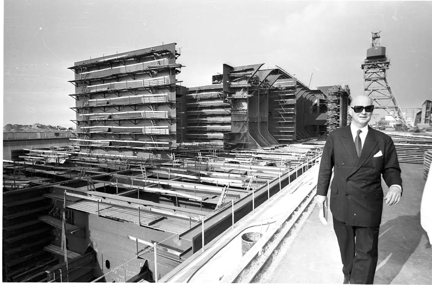 På dette arkivfoto fra et ukendt årstal ses Burmeister & Wain, da der stadig blev bygget skibe på værftet. Nu skal de gamle bygninger huse dygtige fotografers billeder.
