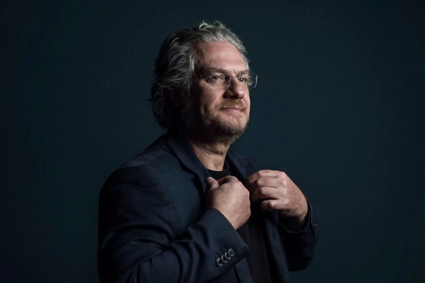 »Sandsynligheden taler for, at helheden ville komme til at fungere bedre, hvis den bestod af færre elementer, der indgik i et mindre komplekst mønster,« skriver Henrik Dahl.