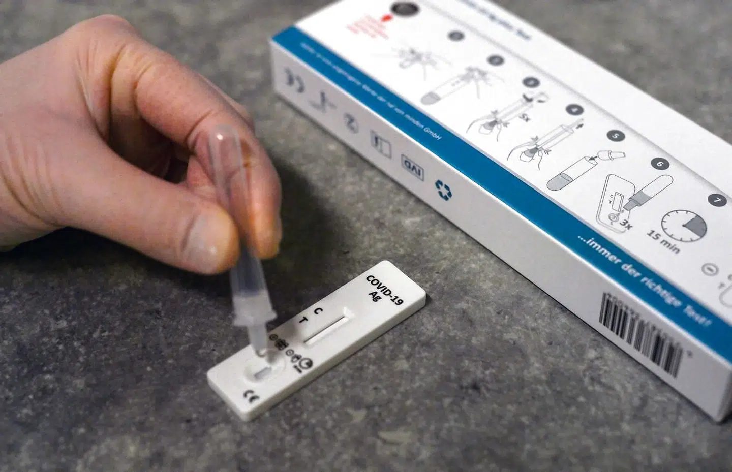 Siemens Healthineers hjemmetest vil blive solgt i pakker med 20 styk, senere også i pakninger med fem test eller blot en enkelt test. Prisen vil ligge mellem 50 og 100 kroner per test.