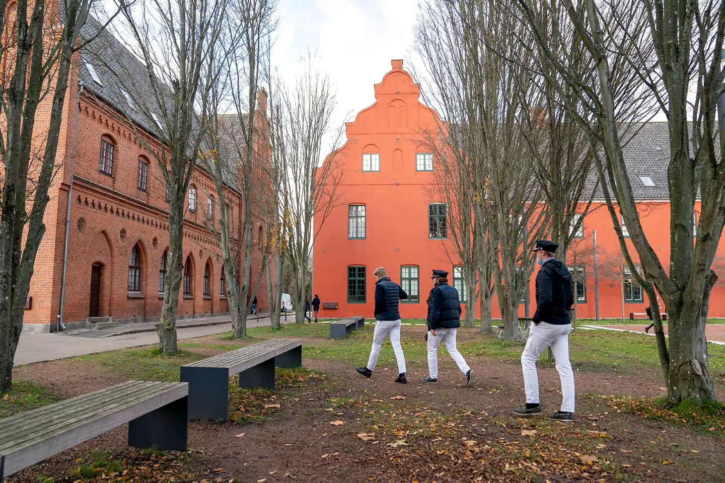 Prins Christians valg af Herlufsholm har udløst forargelse i dele af den svenske presse.