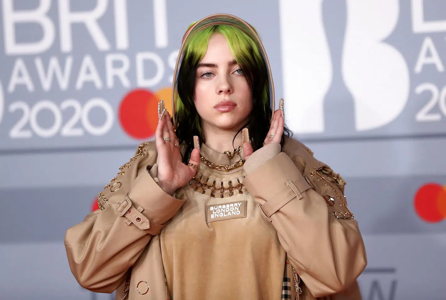 Billie Eilish vil ifølge The Guardian være markant anderledes klædt i juniudgaven af Vogue i forhold til den posede stil, hun har haft som varemærke. Billedet er fra en tidligere lejlighed.