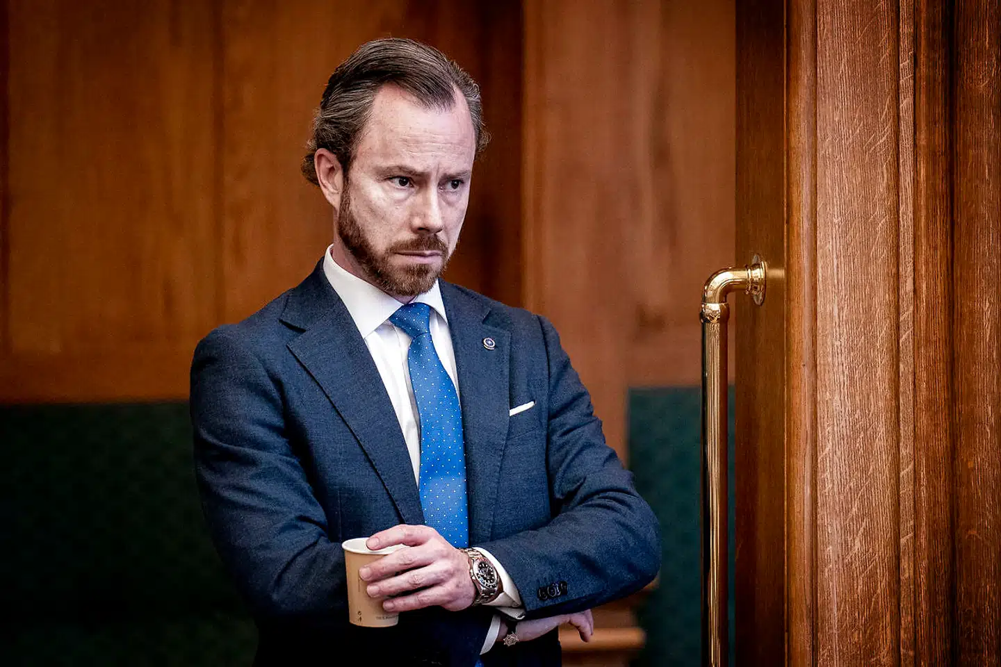 »Børn og unge skal tilbage i skole. Og de skal tilbage nu,« siger Jakob Ellemann-Jensen til TV 2 News forud for forhandlinger om yderligere genåbning.