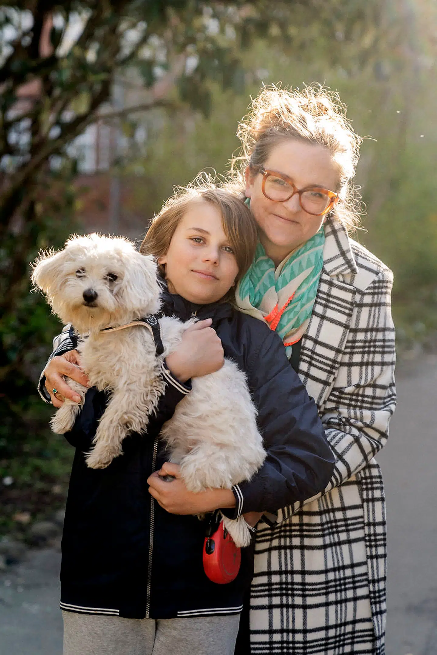Anna Kruse og sønnen Theo har fået hunden Sally i coronatiden.