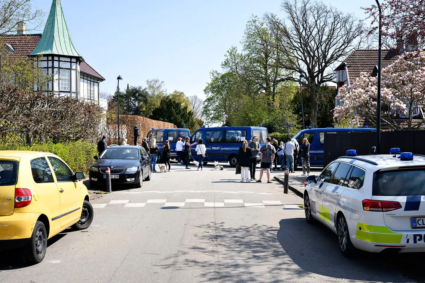 Politiet mødte talstærkt op, da Plan BZ besatte et hus i Hellerup.