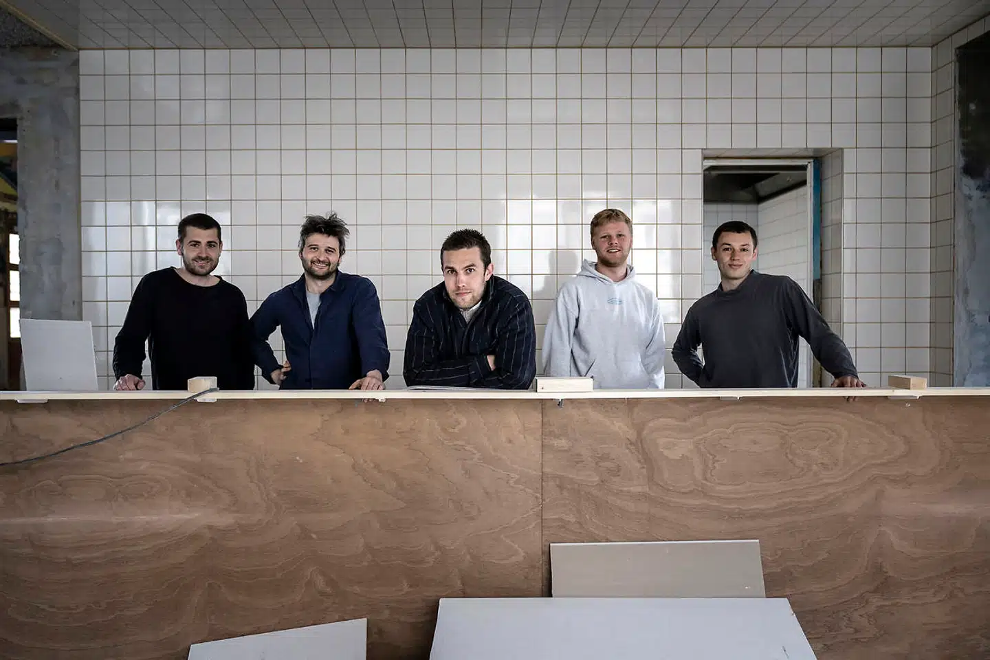 Det er folkene fra Bottega Barlie, som viderefører konceptet fra Nyboder. Fra Venstre Oliver Kohrtz, Daniel Cross, Tobias Helweg, August Magnusson og Alfred Nygaard Golzen