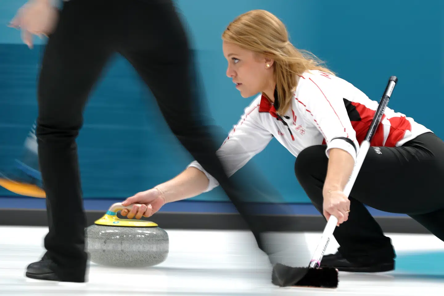 Skipper Madeleine Dupont er den mest erfarne spiller på det danske kvindelandshold i curling. Hun fører an i jagten på OL-billetten. Lucy Nicholson/Reuters