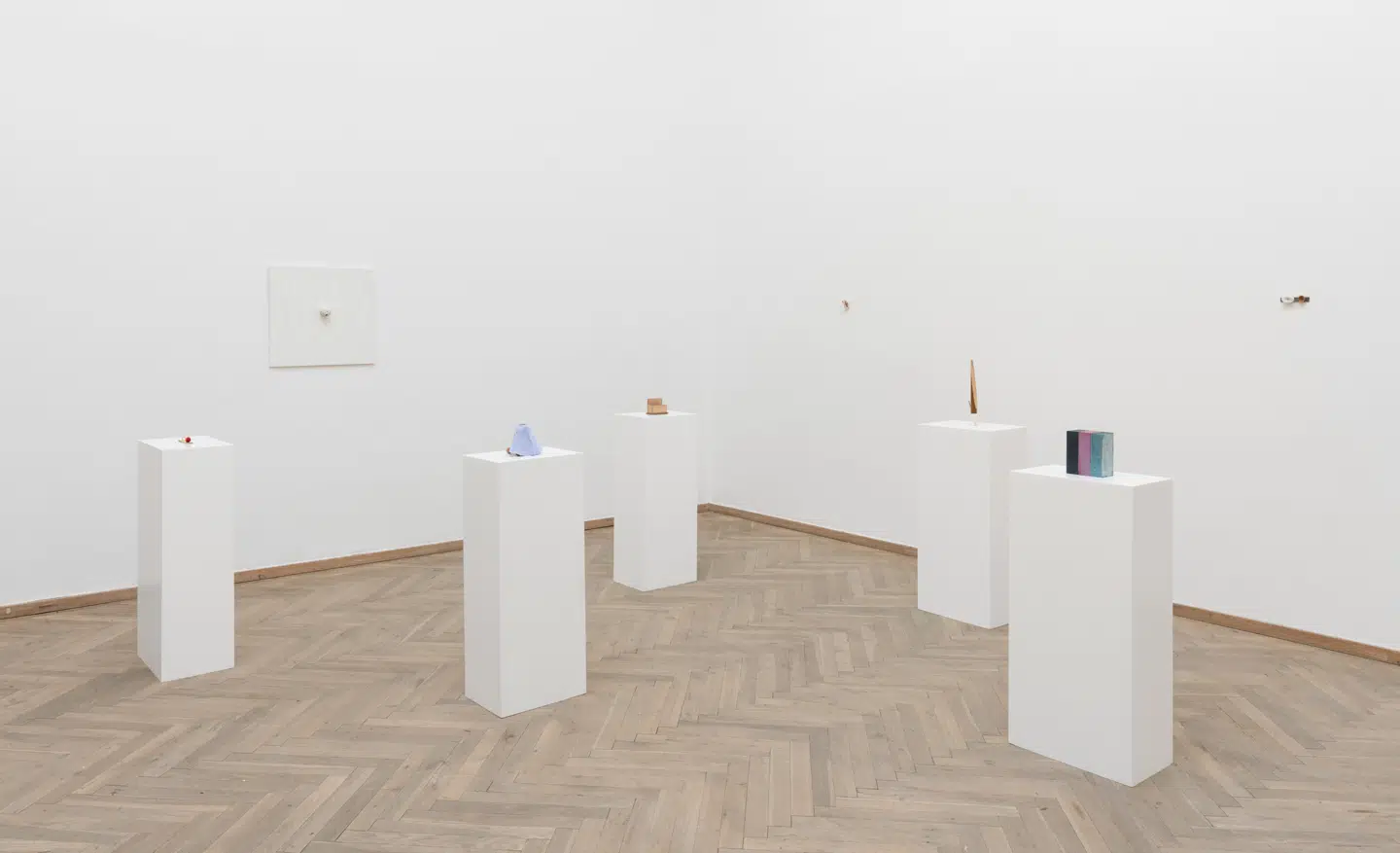 Jesper Christoffersen, »Untitled« (2021), »Untitled« (2021), »Untitled« (2021), »Wake Up« (2021), »Empty Colors« (2021), »Untitled« (2021).