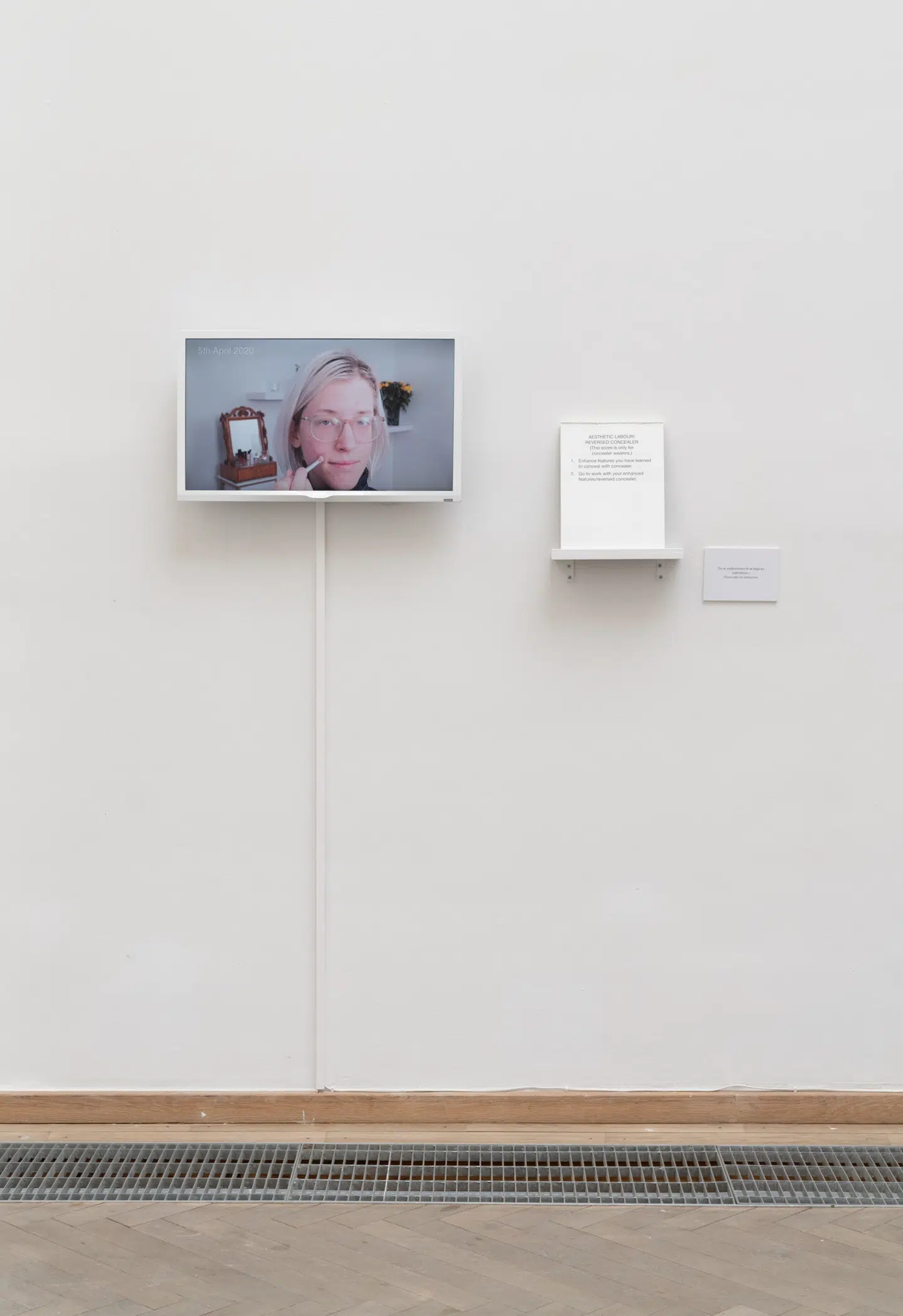Kajsa Karlsson, »Estetiskt arbete / Aesthetic Labour / Reversed Concealer«.