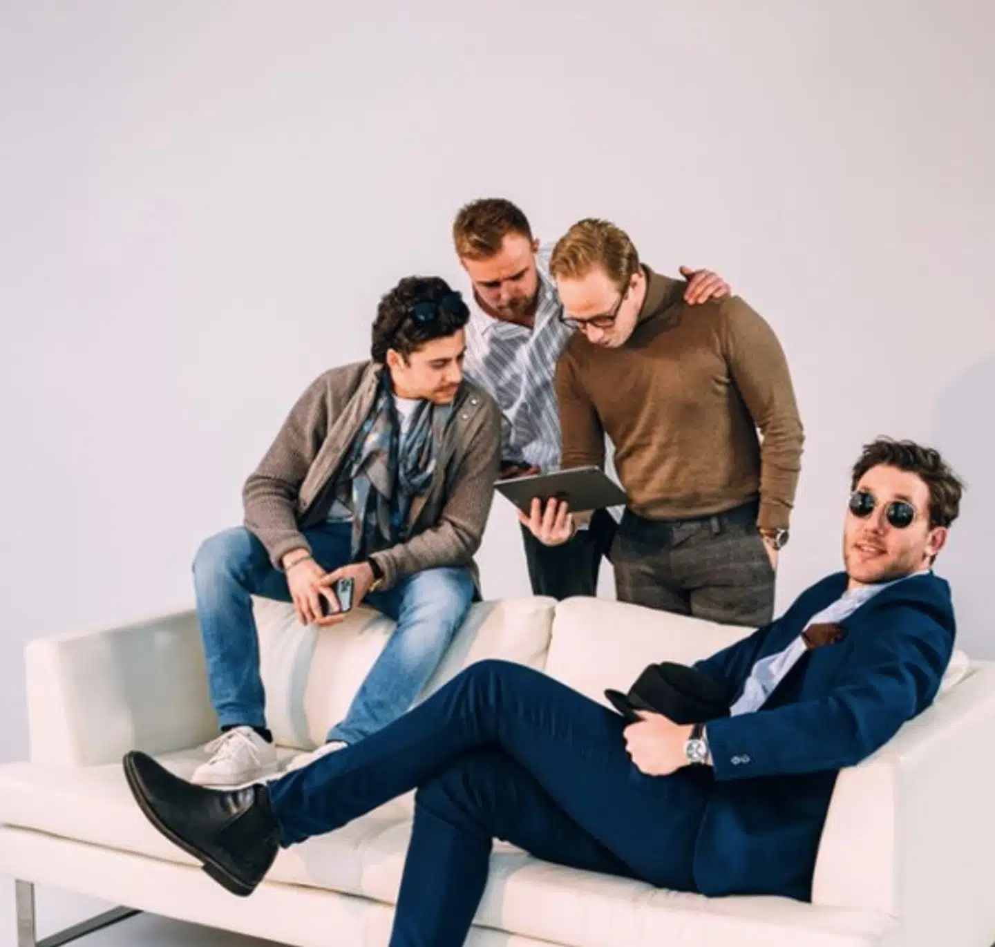 Holdet bag Øresound tæller blandt andet indholdschef Aleksander Erme, stifter Frederik Kjærgaard, stifter Silas Storgaard og talsperson og pressechef Jonas Nybro. Festivalen satser på at blive Danmarks mest bæredygtige allerede fra første færd.
