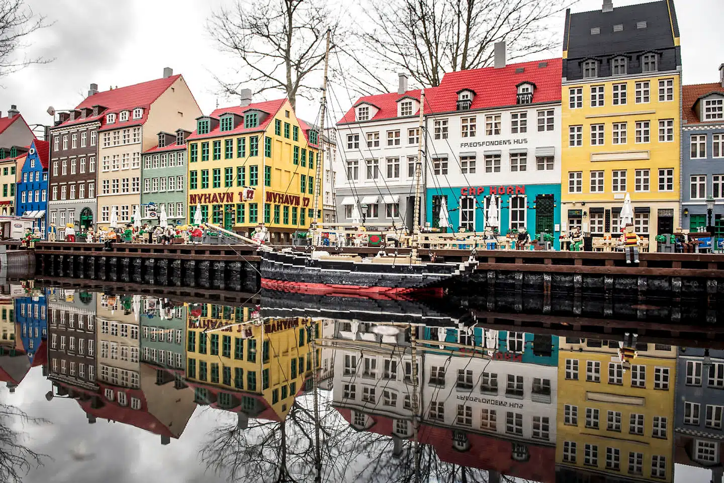 LEGO er i følge Time Magazine blandt de 100 mest indflydelsesrige virksomheder i verden. Det samme er konkurrenten Mattel.