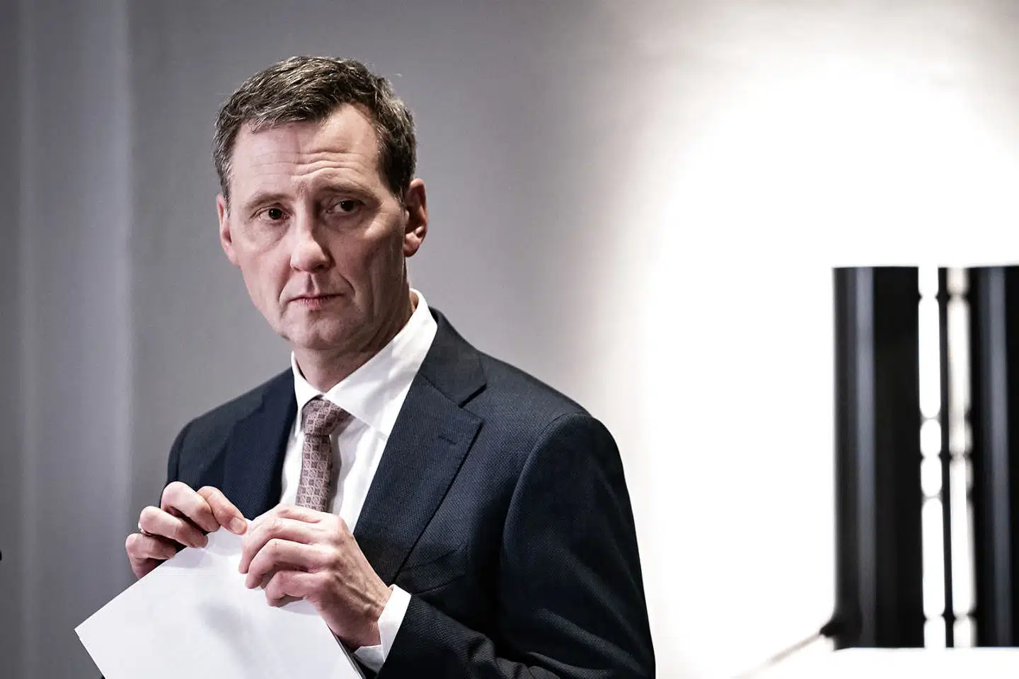 »Medmindre man køber Hækkerups præmis om, at overvågning øger friheden, er der derfor god grund til at sætte kritisk fokus på, hvordan balancen mellem frihed og overvågning bliver udmøntet i den kommende tid,« skriver Jacob Mchangama.