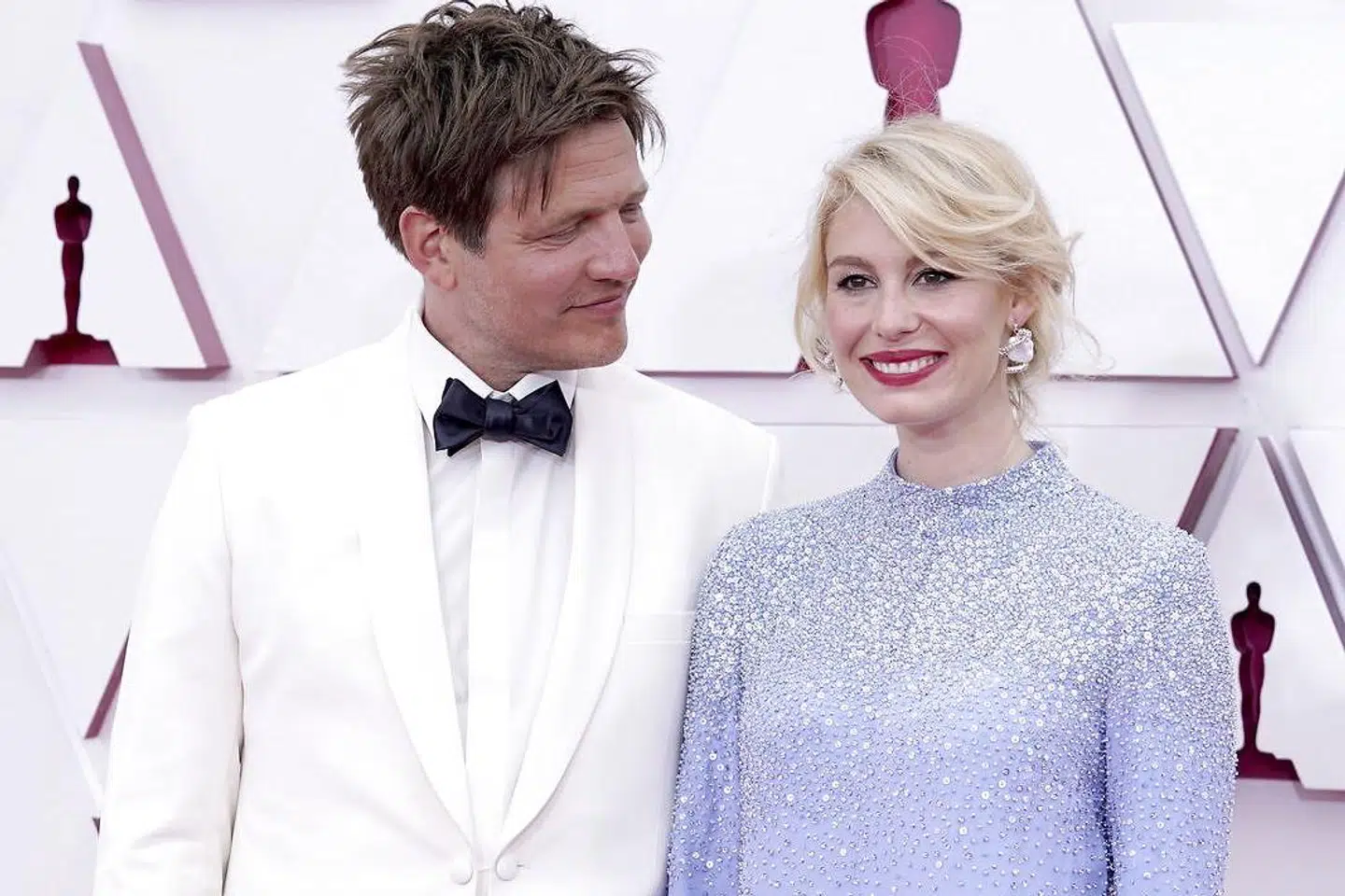 Thomas Vinterberg og Helene Reingaard Neumann ankommer til Oscar-showet.