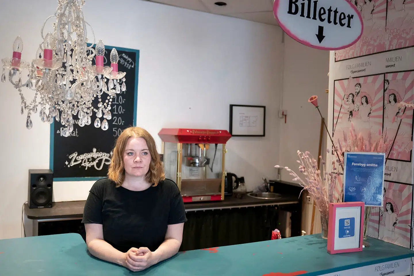 Zangenbergs Teater har eksisteret i 14 år. Thea Kulavig kom til i 2014, hvor teateret ændrede målgruppe fra de små børn til dem over ni: »Måden, vi arbejder på, er at vi inviterer vores målgruppe helt ind i maskinrummet, når vi lavet forestillinger herinde.«