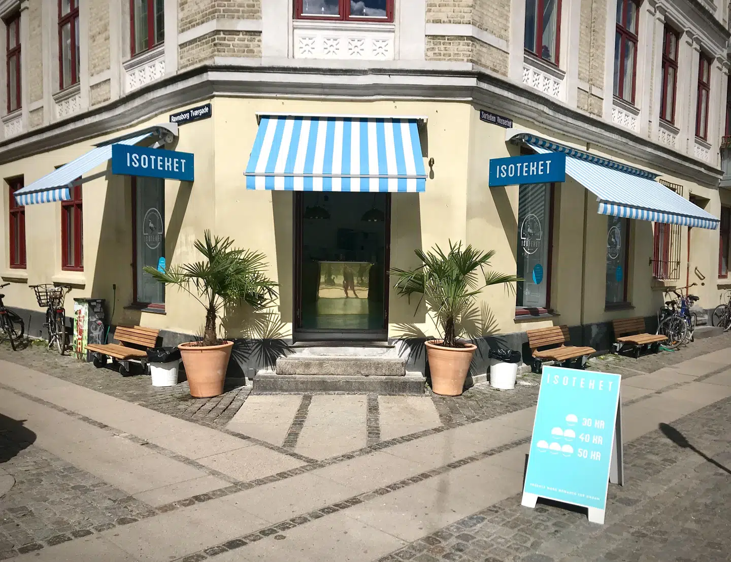 På hjørnet af Ravnsborg Tværgade og Sortedam Dossering er Isoteket netop rykket ind. Dens »søsterbar« i Randersgade fik sidste år hele seks stjerner af Berlingskes anmelder.
