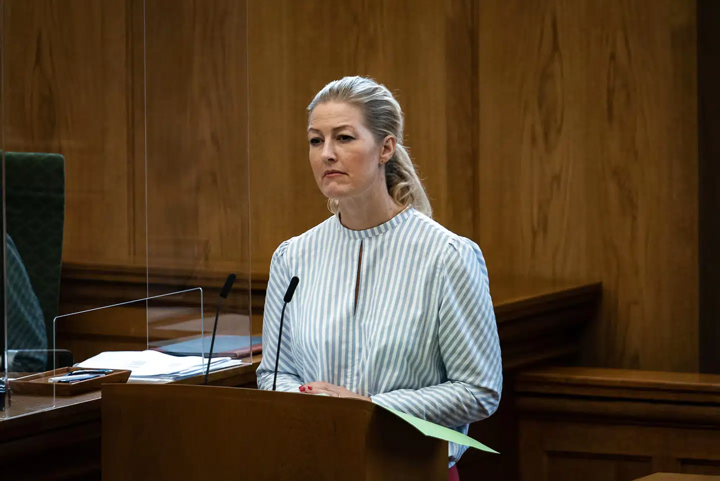 De Radikales politiske leder, Sofie Carsten Nielsen, kritiserer blandt andet på Facebook regeringens brug af en lovgivning, som hendes parti selv var med til at vedtage.