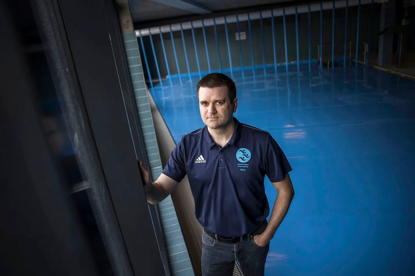 Allan Nyhus er formand for Hovedstadens Svømmeklub, der har mistet 2.000 medlemmer – hovedsagelig børn og unge – i 2020.