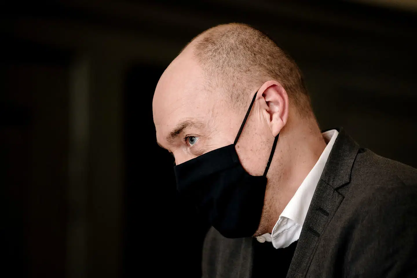 Sundhedsminister Magnus Heunicke ankommer til åbent samråd. Sundhedsminister Magnus Heunicke (S) var i samråd om anvendelse af smitteopsporing via spildevand til bekæmpelse af covid-19 tirsdag den 9. februar 2021.