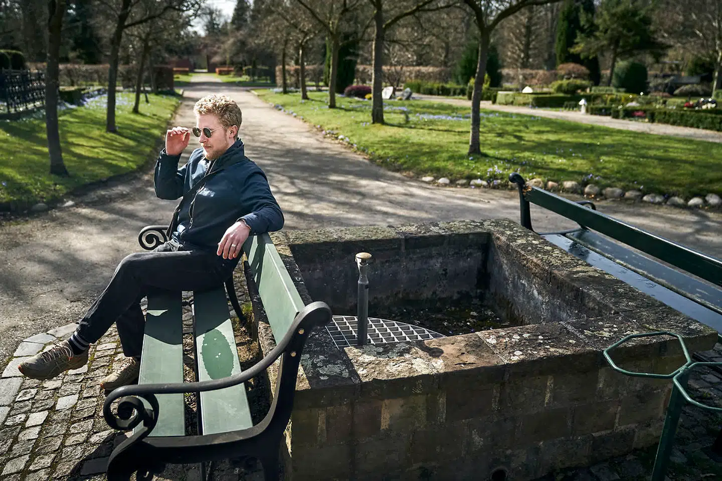 For Jakob Thrane er Bispebjerg Kirkegård Københavns bedste åndehul: »Det er det eneste sted i København, hvor jeg har oplevet, at man nærmest ikke møder et andet menneske. Nu må jeg så se, hvad der sker, når kirsebærtræerne springer ud.«