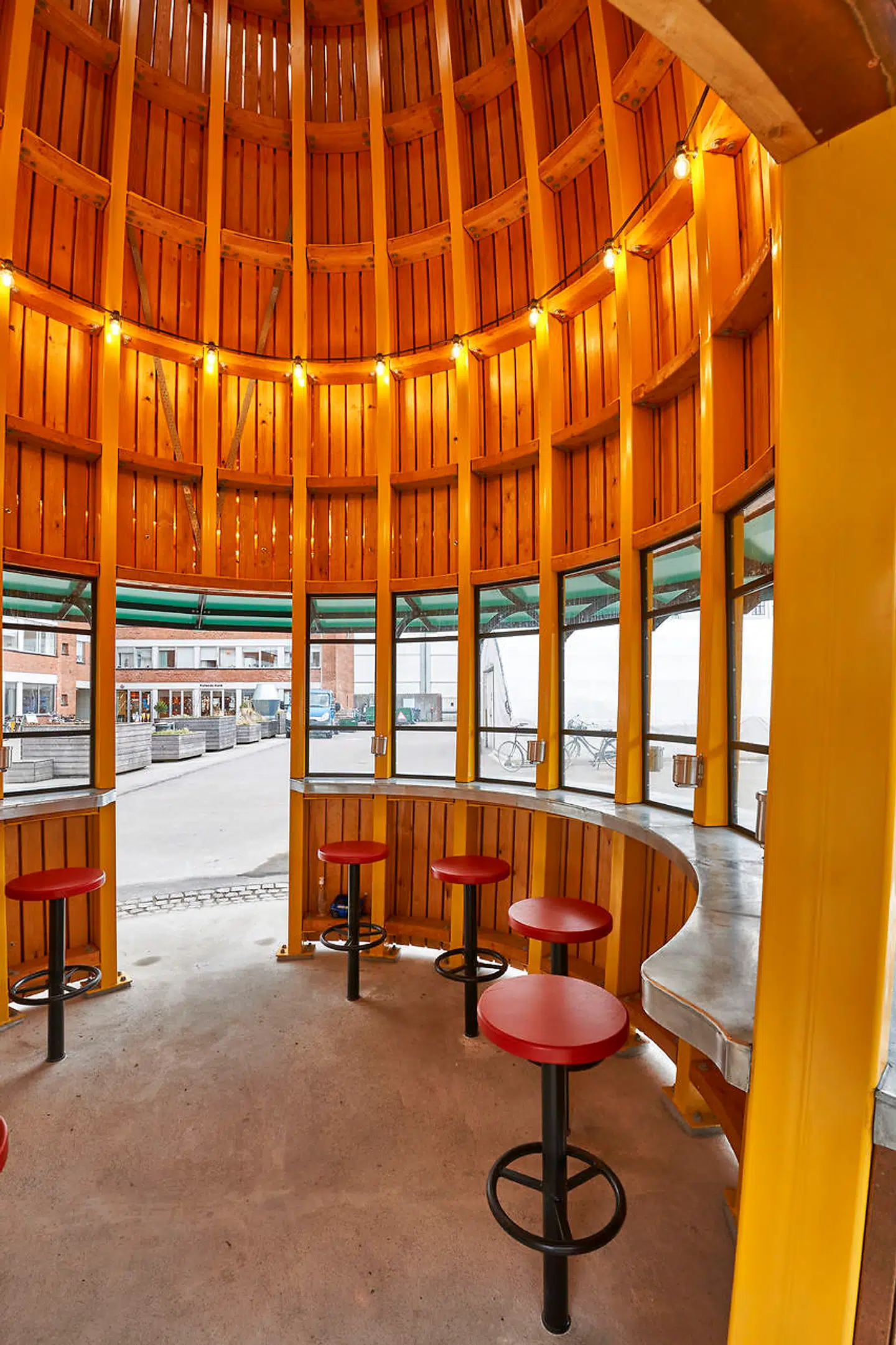 Kunstværket »Kofoeds Cigar« indefra.