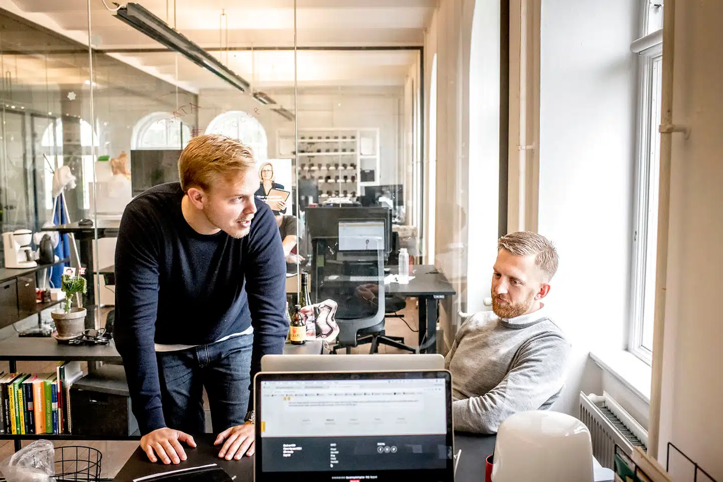 Holdet bag LegalHero, Kristian Anker og Oscar Almstrup (th.) har selv udstedt medarbejderaktier i virksomheden, og de lever også af at rådgive startups om medarbejderaktier. Arkivfoto: Asger Ladefoged