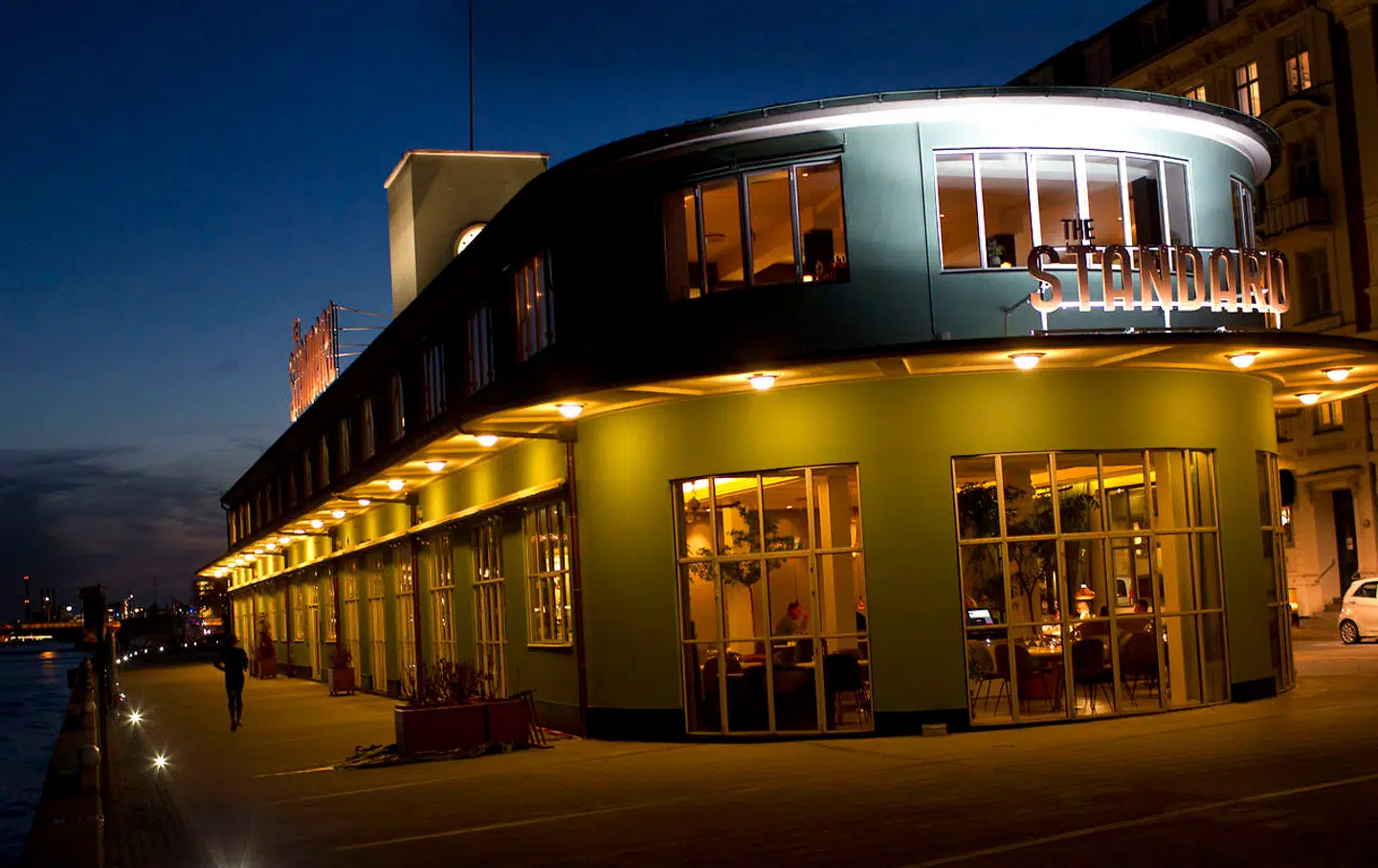 Almanak er en del af The Standard i Havegade, som er en gammel toldbygning.