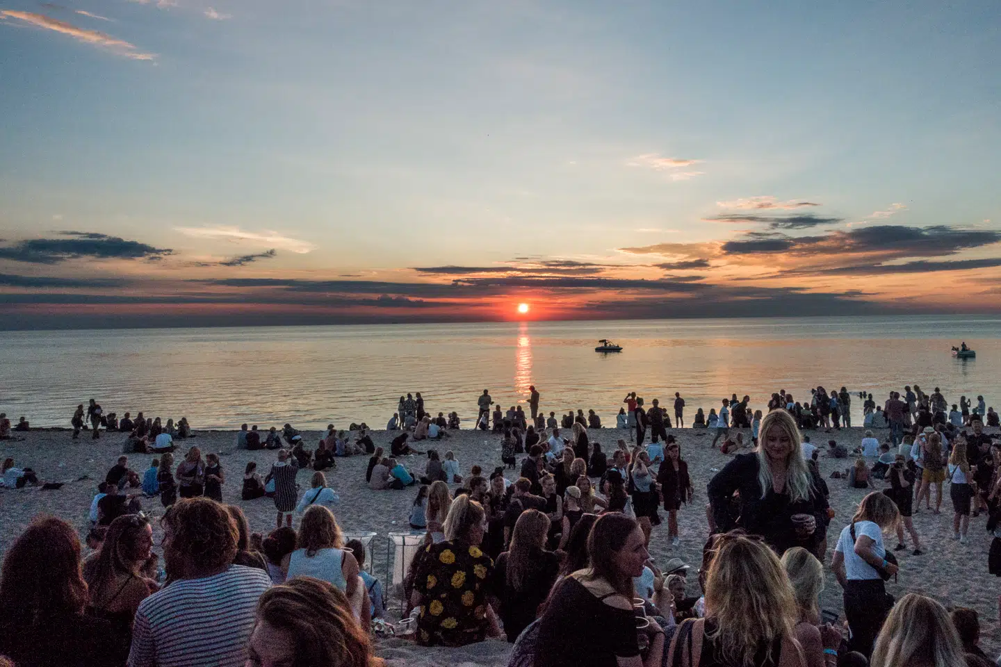 »Rygterne går jo om solnedgangen ved stranden og generelt god stemning,« siger Michael Hovmand fra Jung.
