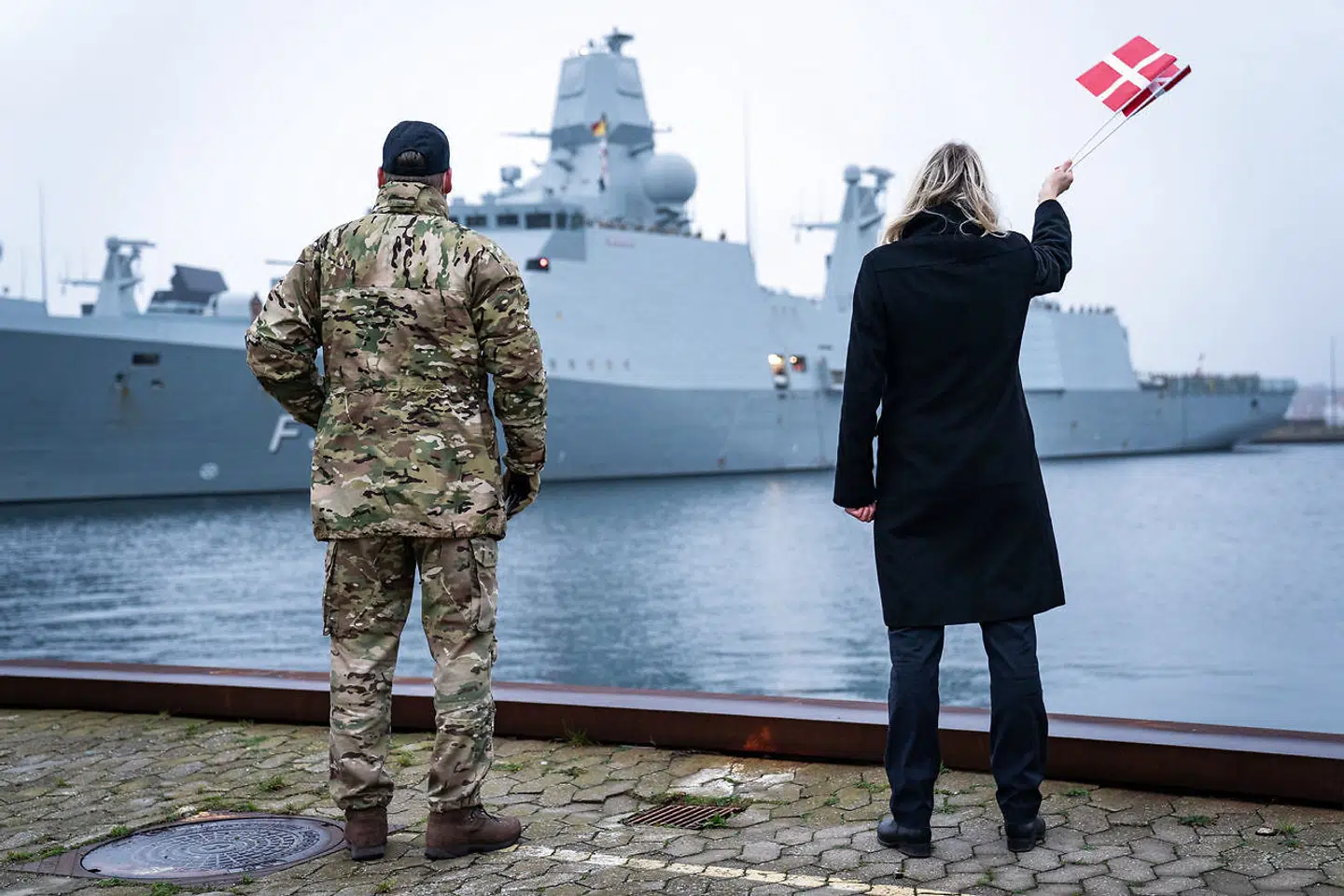 »Det er essentielt, at den øverste ledelse af Forsvaret – både politisk og militær – sammen får skabt en kultur, hvor der opfordres til konstruktiv kritik og dialog, og hvor der skabes tillid og respekt mellem den civile ledelse og officererne,« skriver Jacob Barfoed.