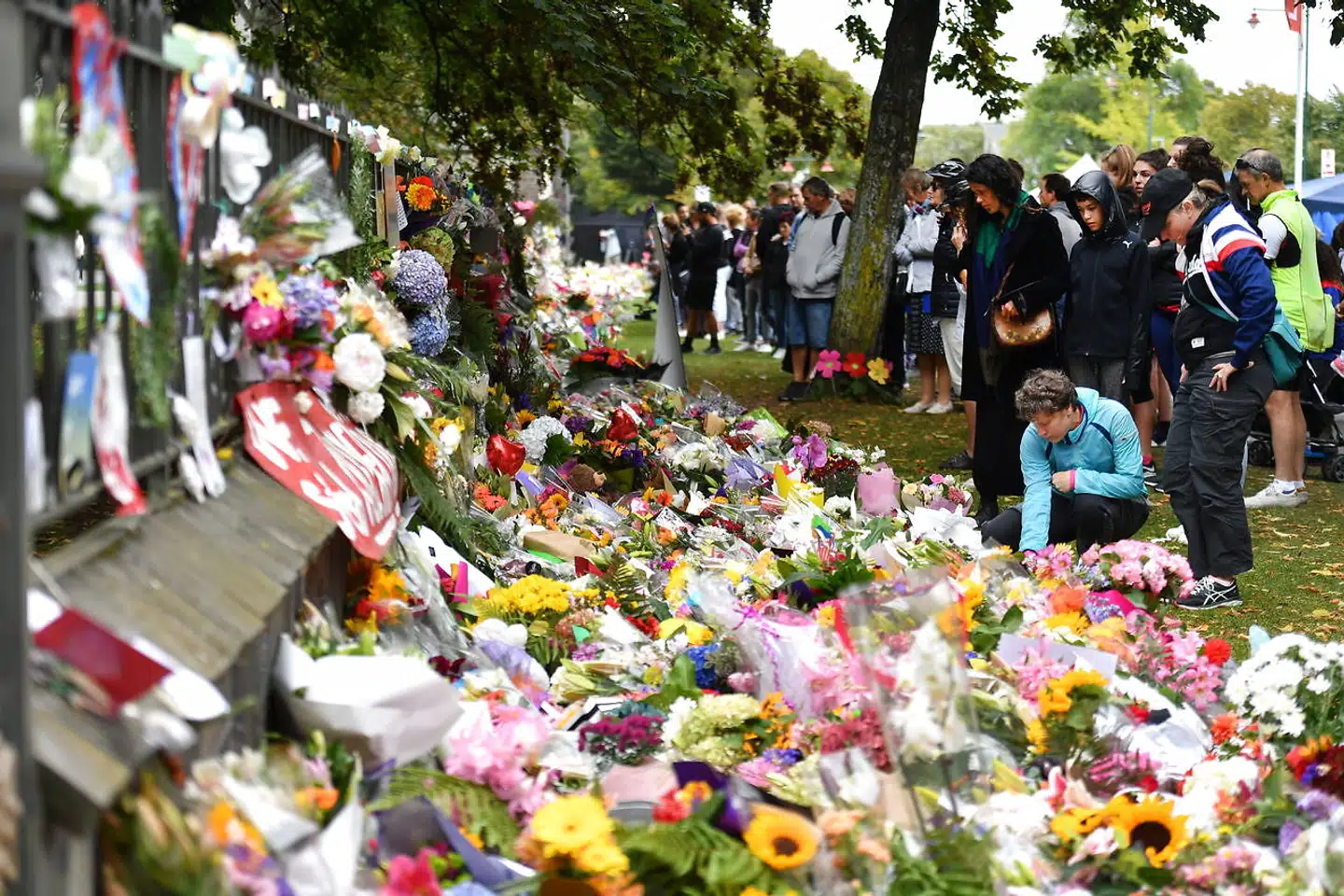 51 personer mistede livet, da terroristen Brenton Tarrant gik til angreb ved to moskeer i Christchurch i New Zealand i 2019. Nu klager terroristen bag angrebet over forholdene i fængslet.