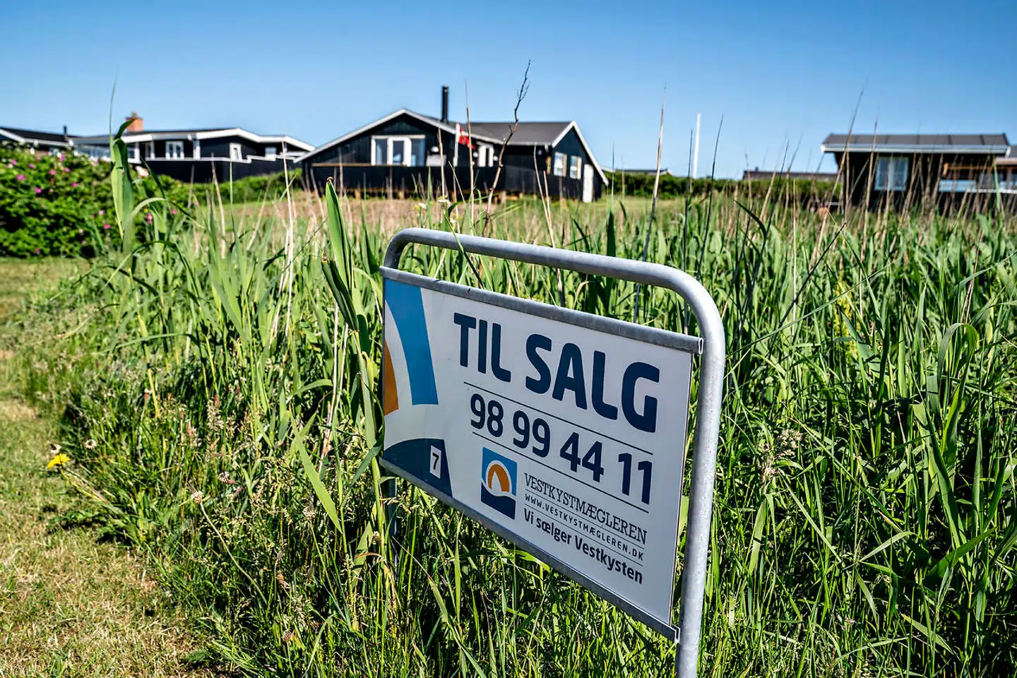 Danskerne vil have mere for deres sommerhus, når de sætter dem til salg. Udbudspriserne på fritidshuse har netop sat rekord. Den gamle stammede fra maj 2008.